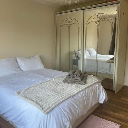 Single And Doubles Rooms Close To Central Londen Buitenkant foto