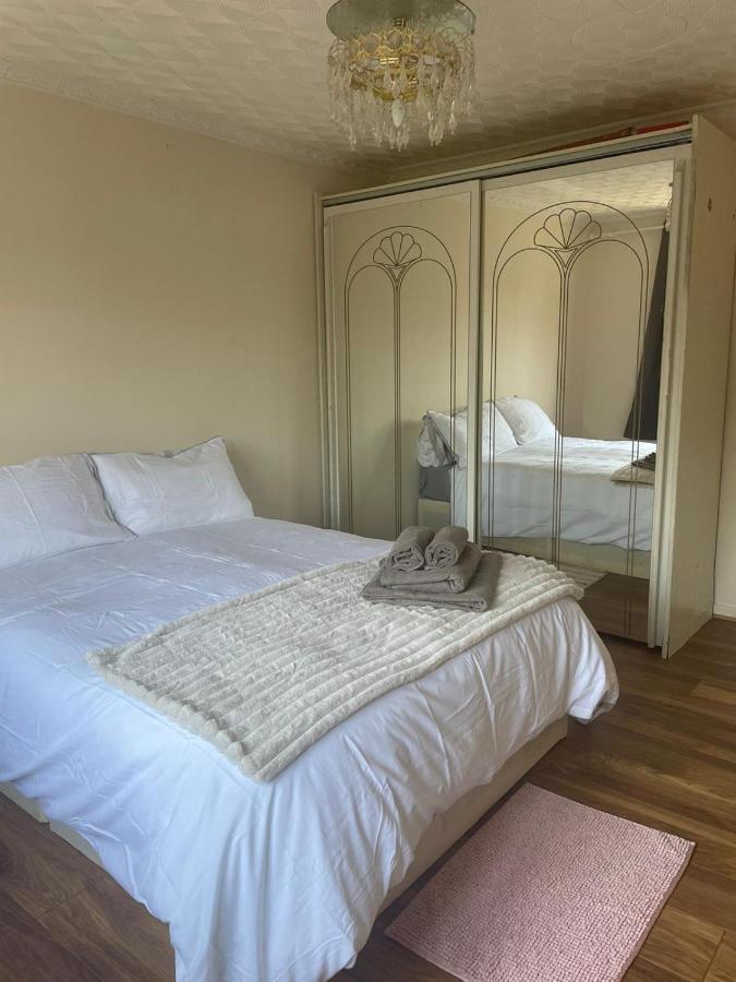 Single And Doubles Rooms Close To Central Londen Buitenkant foto