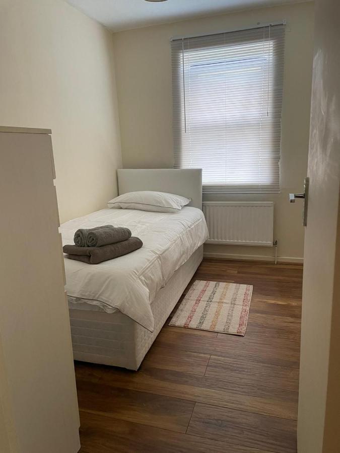 Single And Doubles Rooms Close To Central Londen Buitenkant foto