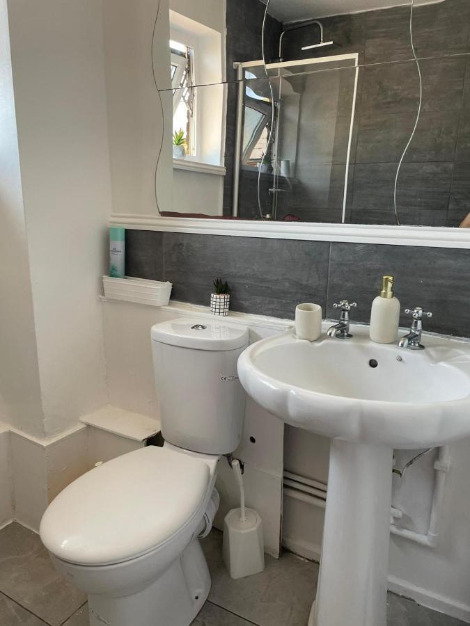 Single And Doubles Rooms Close To Central Londen Buitenkant foto