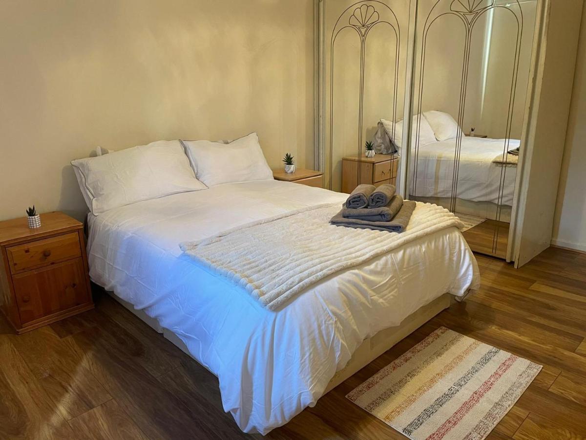Single And Doubles Rooms Close To Central Londen Buitenkant foto