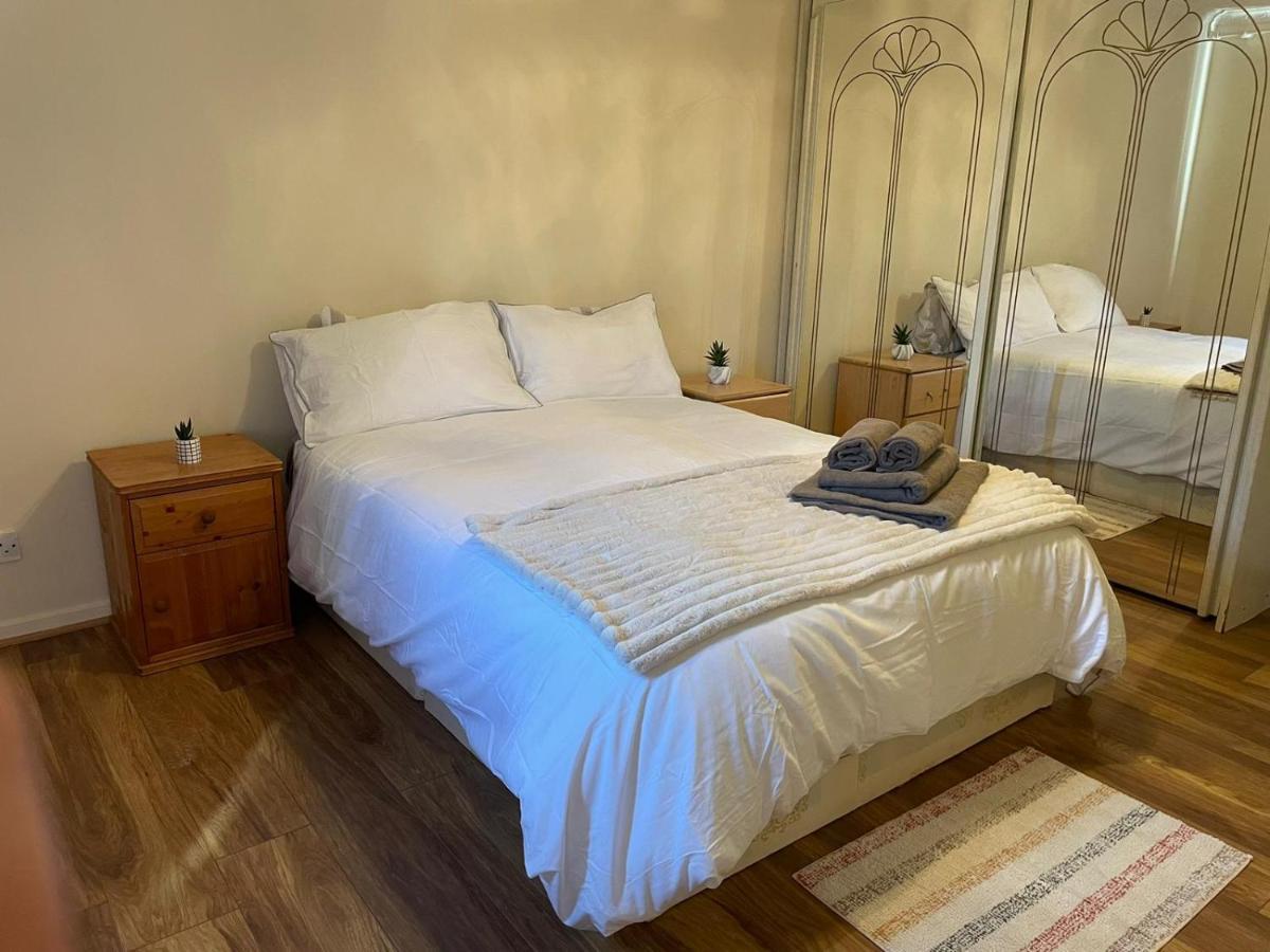 Single And Doubles Rooms Close To Central Londen Buitenkant foto